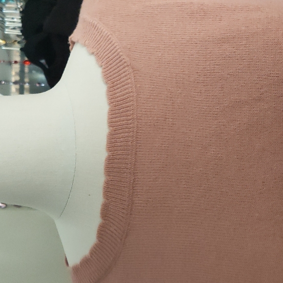 14/16 light weight lace detail jumper - Picture 5 of 6